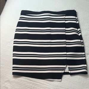 Abercrombie & Fitch Black and White Striped Mini Skirt